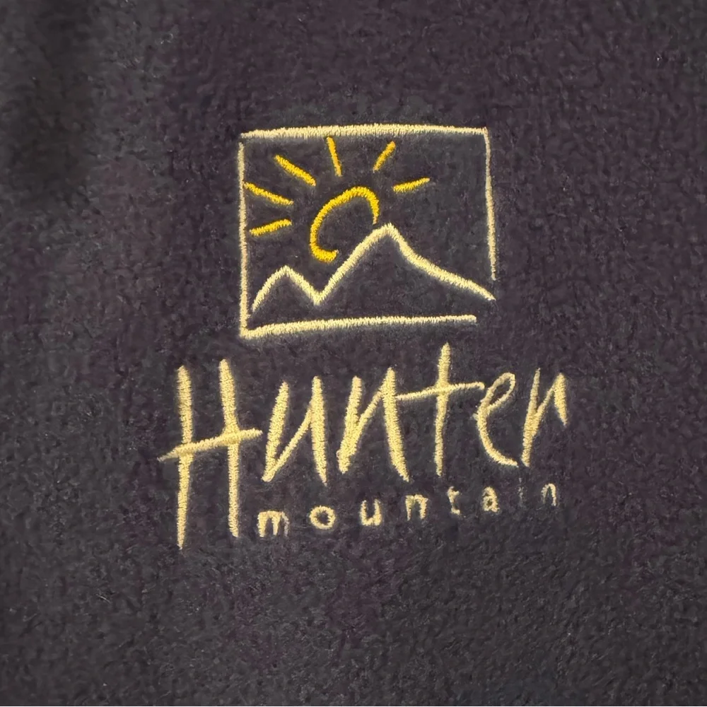 Gently used Hunter Mountain Embroidered Fleece Vest size Large - Picture 2 of 8
